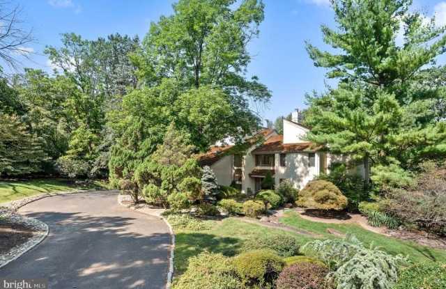15 WOODGATE LANE - 15 Woodgate Lane, Montgomery County, PA 19010
