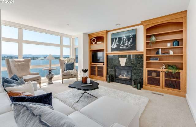 HALF MONTH FREE OF RENT Elegant Riverfront Condo with Panoramic Views  Modern Comforts in Vancouver, WA photos photos