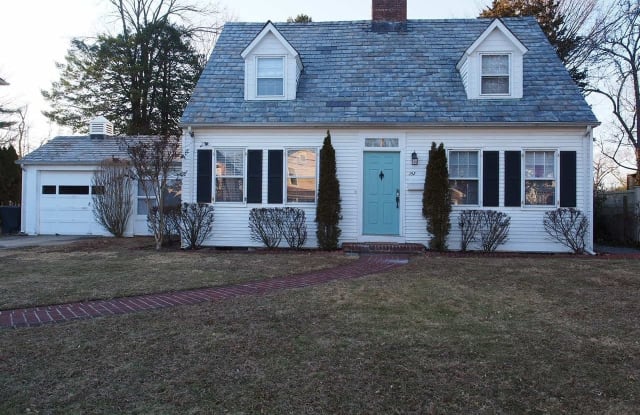 352 N Village Avenue - 352 North Village Avenue, Rockville Centre, NY 11570
