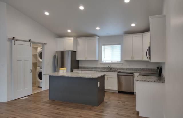 2284 East Weeping Willow Way Gallery 2