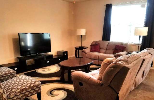 8427 Loska Green Gallery 4