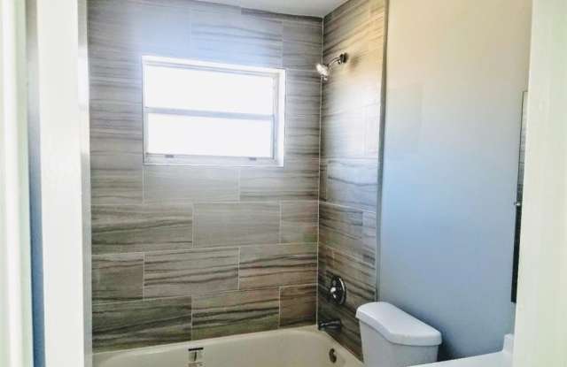 109 NW 3rd Avenue photos photos