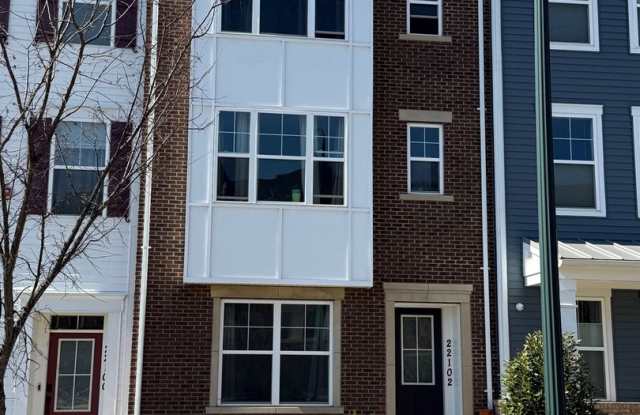 Spacious 4BR Townhome with 2-Car Garage & Balcony | Prime Clarksburg Location Near I-270 photos photos