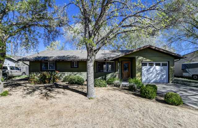 Newly Remodeled 3 Bed, 2 Bath Home with 1 Car Garage For Rent! photos photos