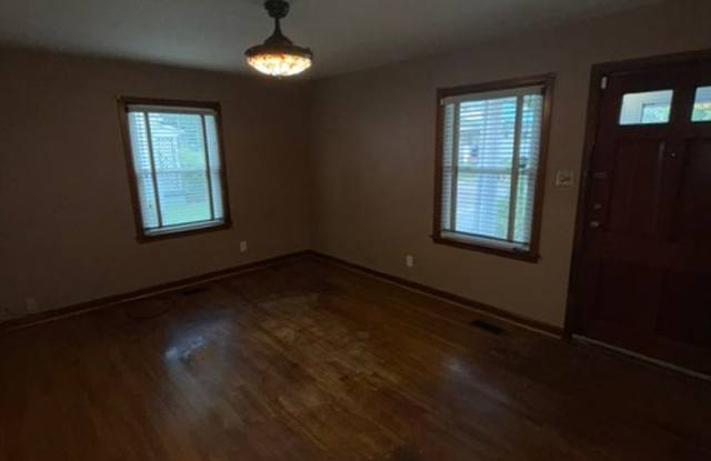 1667 South Kerth Ave. Evansville, IN 47714 Gallery 3