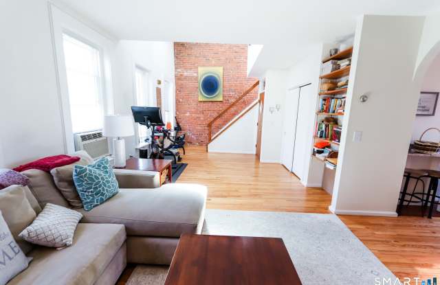 182 Chestnut Street Gallery 2