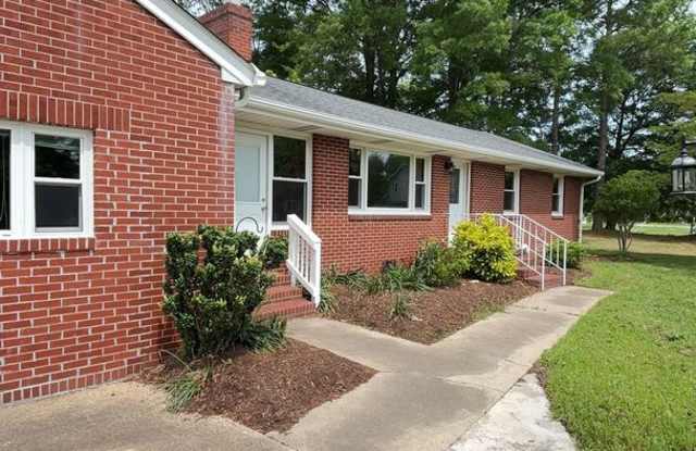 Seaford Rancher - 2505 Seaford Road, York County, VA 23696