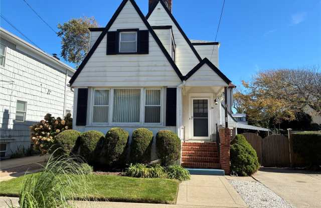 54 Erie Avenue Gallery 1