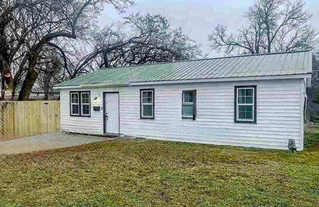 923 E Virginia Ave photos photos