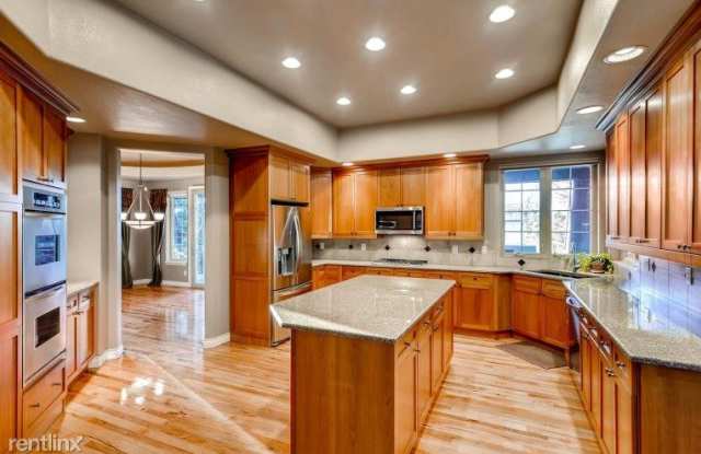 10026 S Shadow Hill Dr Gallery 3