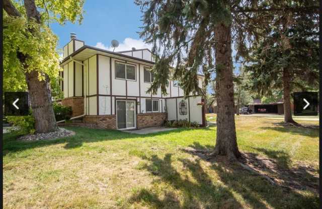 2305 4th Ave S - 2 bed 2 bath Moorhead Town Home photos photos