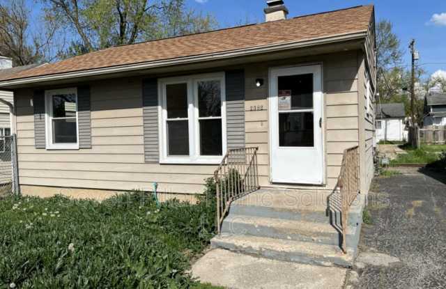 2382 Pontiac St photos photos