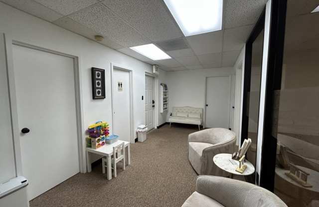 10623 JONES Street Gallery 2