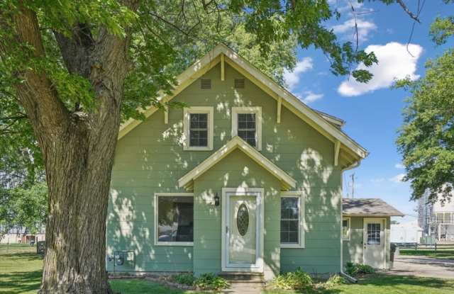 604 8th Avenue Gallery 1