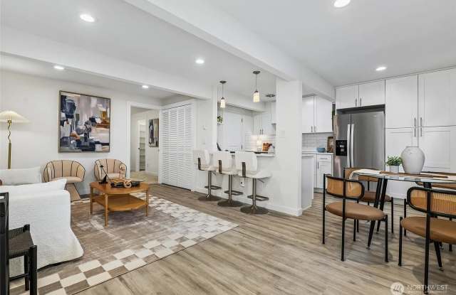 4050 West Lake Sammamish Parkway Northeast Gallery 2
