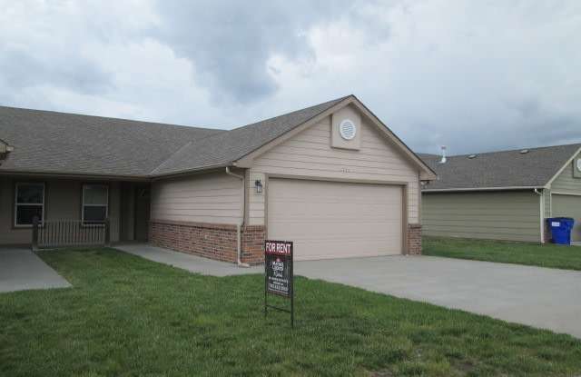 Spacious Duplex - 1714 Clover Drive, Junction City, KS 66441