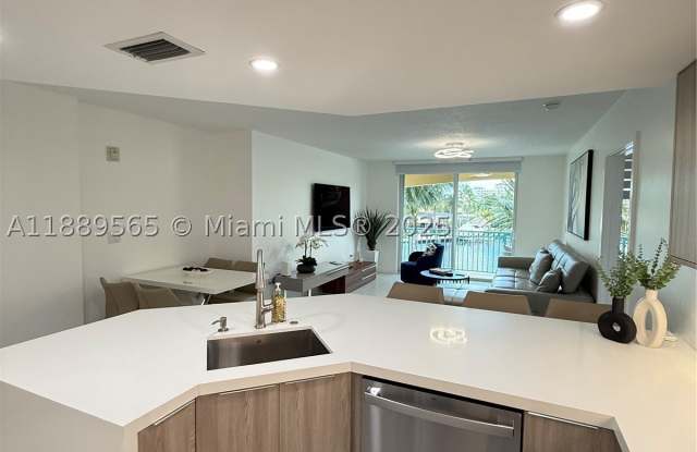 201 Golden Isles Dr Gallery 3