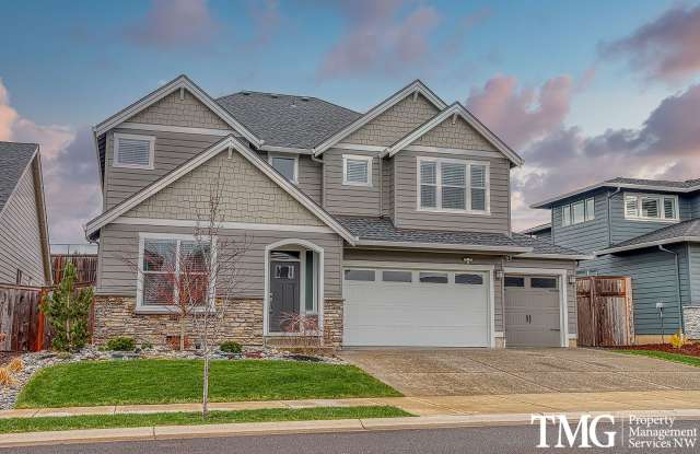 Beautiful 4-Bedroom Home in Camas with Modern Living Gallery 1