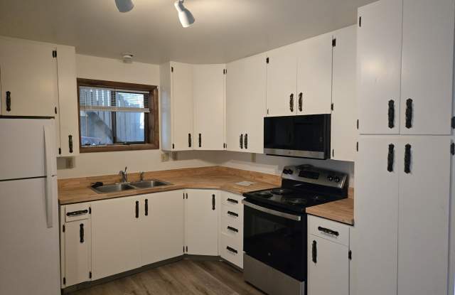 418 West Babcock Street - B Gallery 2