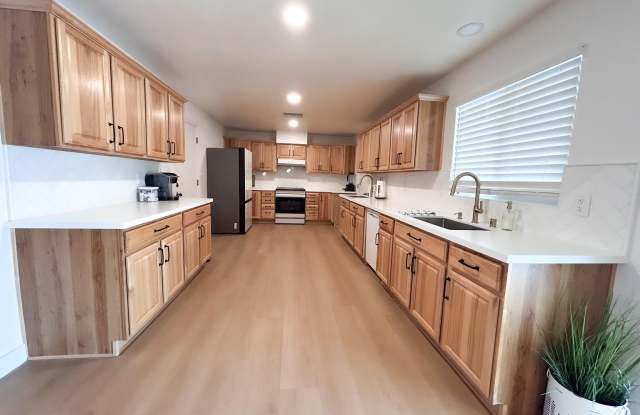 1126 W OXFORD Drive photos photos