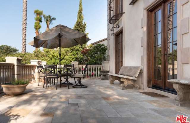 1436 SAN VICENTE Boulevard Gallery 2