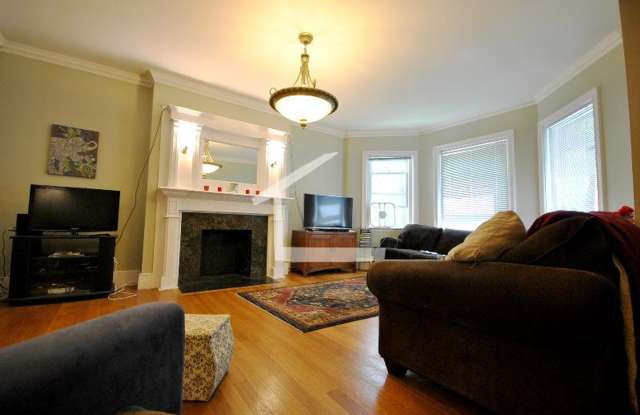 3beds 2 baths in Brookline photos photos
