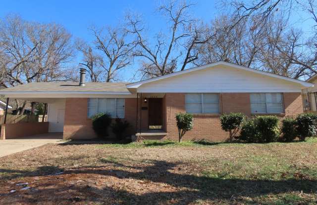 South Tyler! Newly Remodeled Lovely 3 Bedroom, 1.5 Bath House w/Carport photos photos