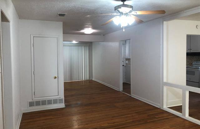 5925 Malvey Avenue Gallery 4