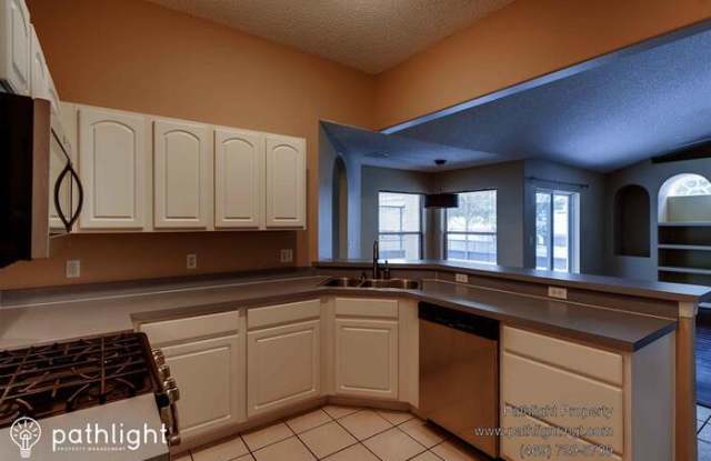 878 High Pointe Circle Gallery 2