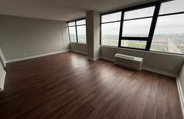 1220 South Michigan Ave. Gallery 1