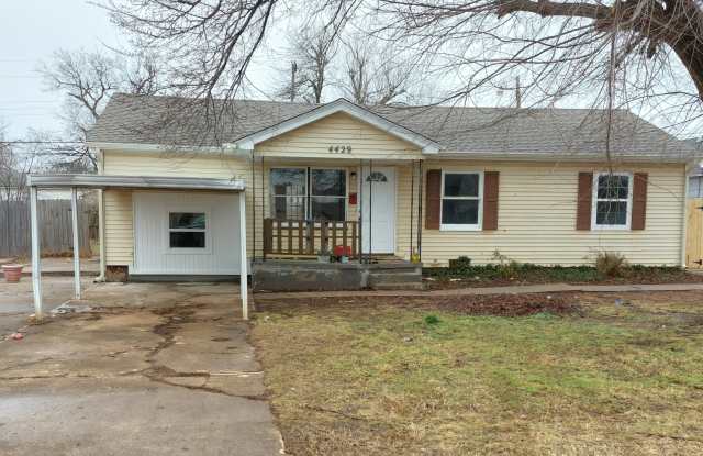 4429 SE 39th St photos photos