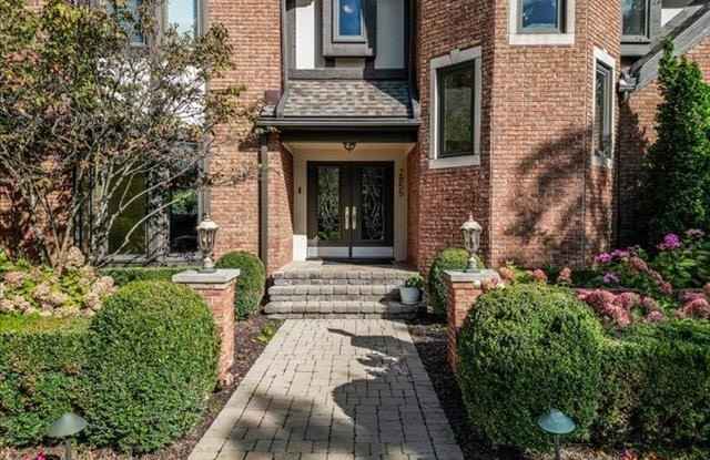 2855 CHESTNUT RUN Drive Gallery 4