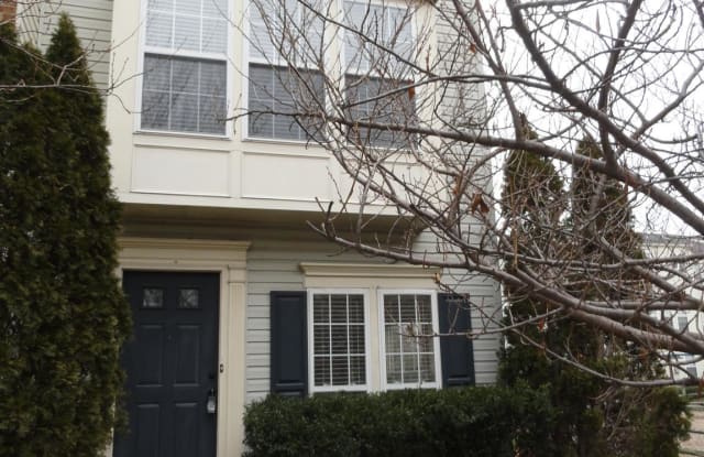 8322 HUNTER MURPHY CIRCLE - 8322 Hunter Murphy Circle, Mount Vernon, VA 22309