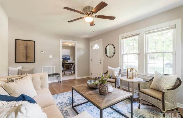 Room in 4 Bedroom Home at Okelly St photos photos