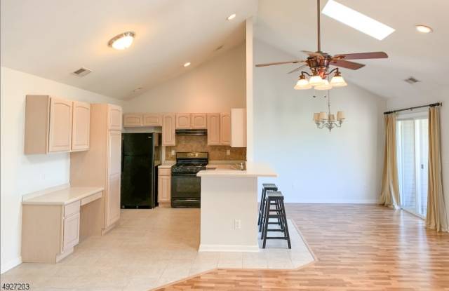 42 CLUBHOUSE RD Gallery 2
