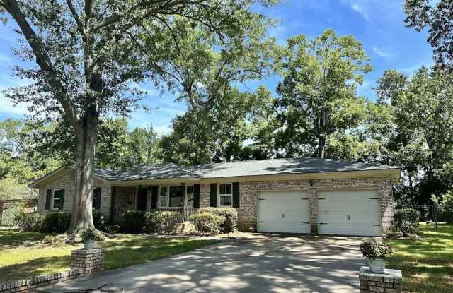 2204 North Dallerton Circle Gallery 3