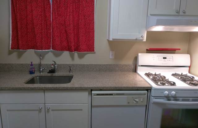 5551 Kingsport Drive Gallery 3