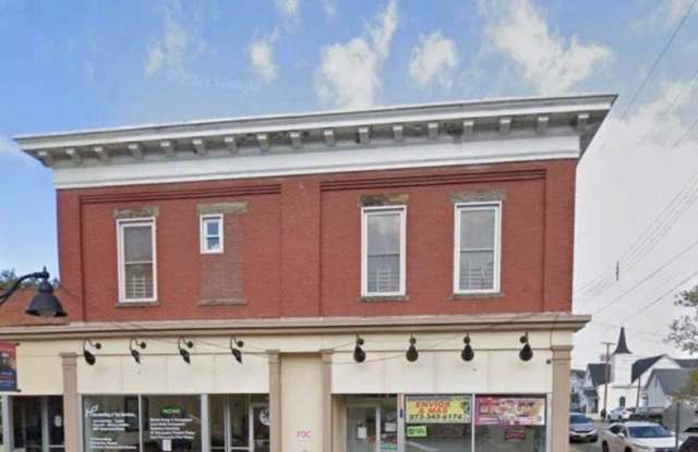 107 E Blackwell St Gallery 1