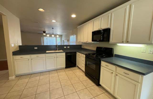 Charming 3-Bedroom Home in Folsom Gallery 4