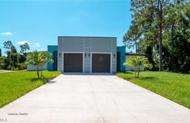 2401/2403 Matena Avenue S photos photos