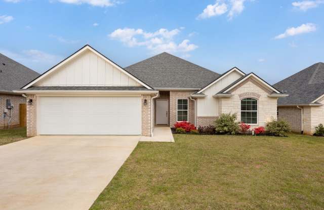 4 bedrooms! Like new construction! - 1649 Legacy Drive, Smith County, TX 75703