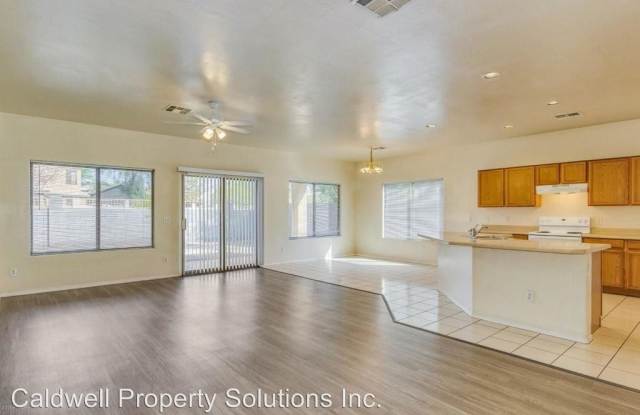 6919 S. 25th Drive Gallery 4