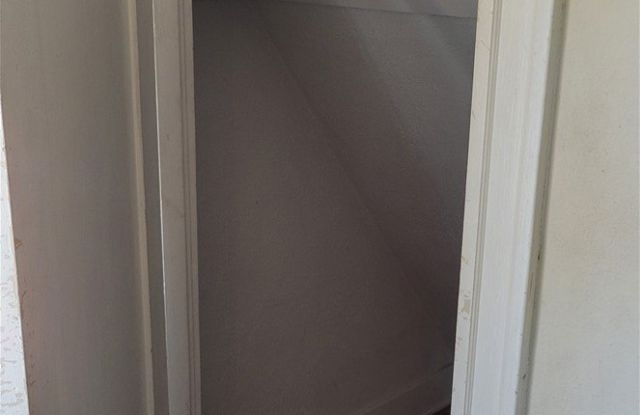 120 Marshall Gallery 3