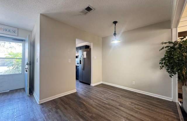 Fair Oaks Townhome Gallery 4