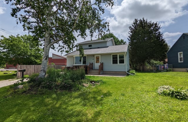 3841 Ridgeway Avenue - 3841 Ridgeway Avenue, Madison, WI 53704