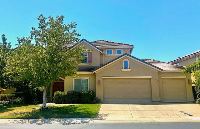 AVAILABLE BY 1/1/26 - ELEGANT AND SPACIOUS 4 BED, 4 BATH 2 STORY HOME WITH VIEWS OF EL DORADO HILLS photos photos