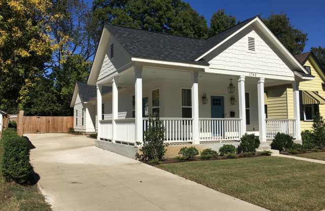 Driveway Now Has an Electric Gate!! Beautiful home in Cooper Young area! Gorgeous finishings! LAWN MAINTENANCE INCLUDED!! Pets are welcome, fees apply. - 1742 Nelson Avenue, Memphis, TN 38114