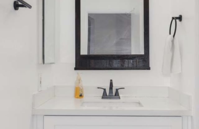 6815 Remmet Ave Gallery 3