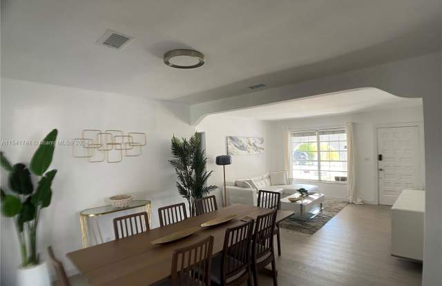 2919 Southwest 25th Terrace Gallery 4