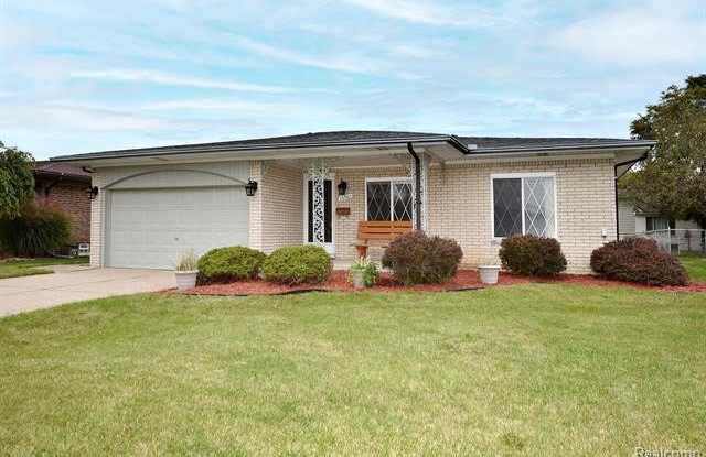 13501 CANTERBURY Drive - 13501 Canterbury Drive, Sterling Heights, MI 48312